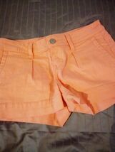 American Rag CIE Size 1 Juniors LOW Rise HOT PANTS Stretch peach  - $9.99