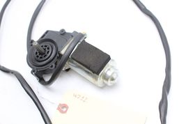 10-16 MERCEDES-BENZ W212 E350 E550 REAR WINDSHIELD SUN SHADE ROLLER MOTOR Q8352 image 3