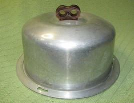 VINTAGE REGAL WARE ALUMINUM CAKE CARRIER LOCKING LID 1950s MID CENTURY M... - $13.50
