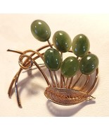 Green Jade Cabochon Brooch Pin Gold Tone Filigree Leaf Floral Gold Tone ... - $430.37 MXN