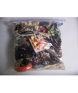 MIXED LOT OF JEWELRY NEW VINTAGE NECKLACES BRACELETS EARRINGS WATCHES PI... - $424.97 MXN