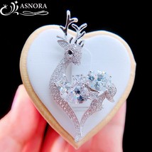 New Design Zircon Shiny Crystals Brooch For Women Lovely Animal Deer Brooches Gi - £36.06 GBP