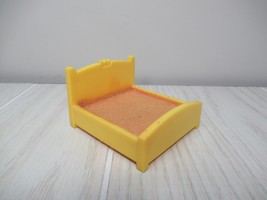 Vintage Fisher Price Little People Castle #993 Yellow Royal double bed - £7.89 GBP