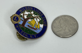Wilson Lions Club Lapel Pin 20N Wilson NY 1-3/4&quot; - $326.94 MXN