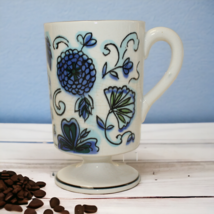 Vintage 1964 Holt Howard Blue Floral Scroll Pedestal Mug 7649 - £13.44 GBP