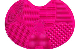 Sigma Beauty Silicone Brush Cleaning Mat with Suction Cups - £26.68 GBP