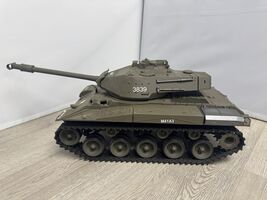 Heng Long Bulldog RC Battle Tank 1:16 Metal Gears No Remote One Battery JD - $123.75