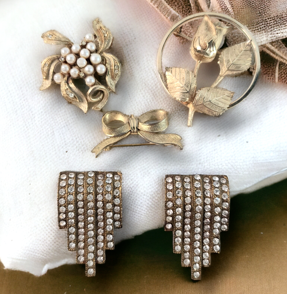 Primary image for VTG Faux Pearl Rhinestone Brooch Earring Set 4 GoldTone RoseGiovanni Cottagecore