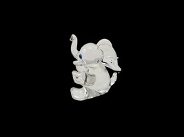 Elephant Glass Figurine Clear Cobalt Blue Eyes w Truck Up - $129.55 MXN