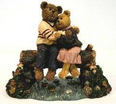 Boyds Bears  Paul and Joanne  Quiet Memories  Style # 2284879  Folkstone Figure - $18.42