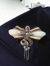 Vintage Golden Pin Brooch Italy Deco Style Hammered Metal Wiings Wht Facet Gems - £47.96 GBP