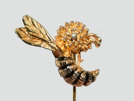 Vintage Gold Finished Enamel Bee Shirt or Tie Pin - £11.68 GBP