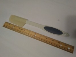 Rubbermaid heat resistant rubber scraper spatula - £11.41 GBP