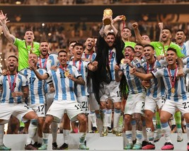 Lionel Messi Argentina World Cup Champions  - 8x10 Color Photo L7 - £5.30 GBP