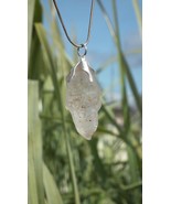 Uv reactive crystal pendant // Petroleum quartz // Terminated quartz - $40.96 CAD