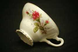 Vintage Footed Cup BND3 Pattern by Bond White w Pink Roses &amp; Gold Trim ~ Japan - £7.00 GBP