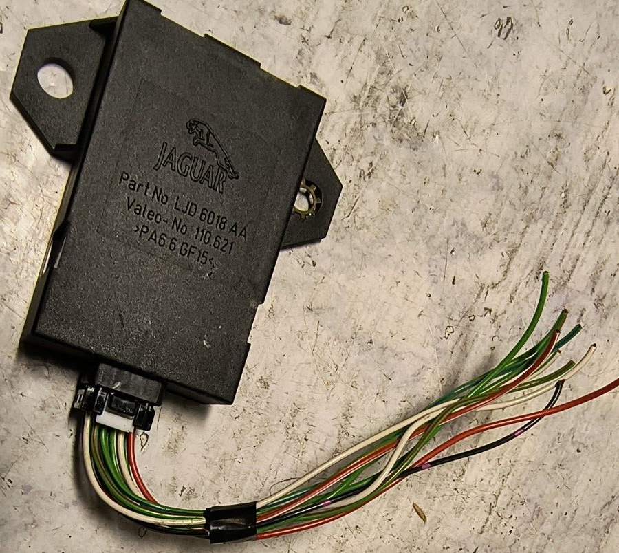 1998-2003 Jaguar XJ8 Wiper Module Part Rain Sensor LJD6018AA used oem - $24.26