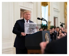 President Donald Trump Holding Acquitted Newspaper 8X10 Photo - £8.90 GBP