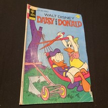 Daisy and Donald - Walt Disney - Gold Key - No. 16 - May 1976 - 90284-605 - £3.75 GBP