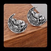 New Unique Miniature Retro Wild Beast In The Crescent Moon Stud Earrings - £5.57 GBP