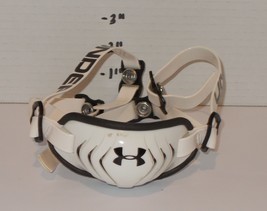 Under Armour Spotlight Youth Chinstrap white black Football - €8,55 EUR