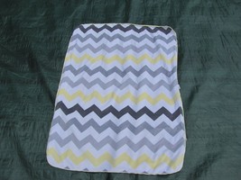 Circo Baby Blanket Yellow Gray White Zigzag Zig Zag Chevron Stripe Sherpa - £28.65 GBP