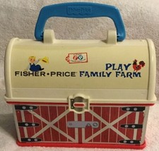 Fisher Price Family Farm Play N Go Lunch Box 5 Piece Barn Fences Cow and Tractor - £9.99 GBP