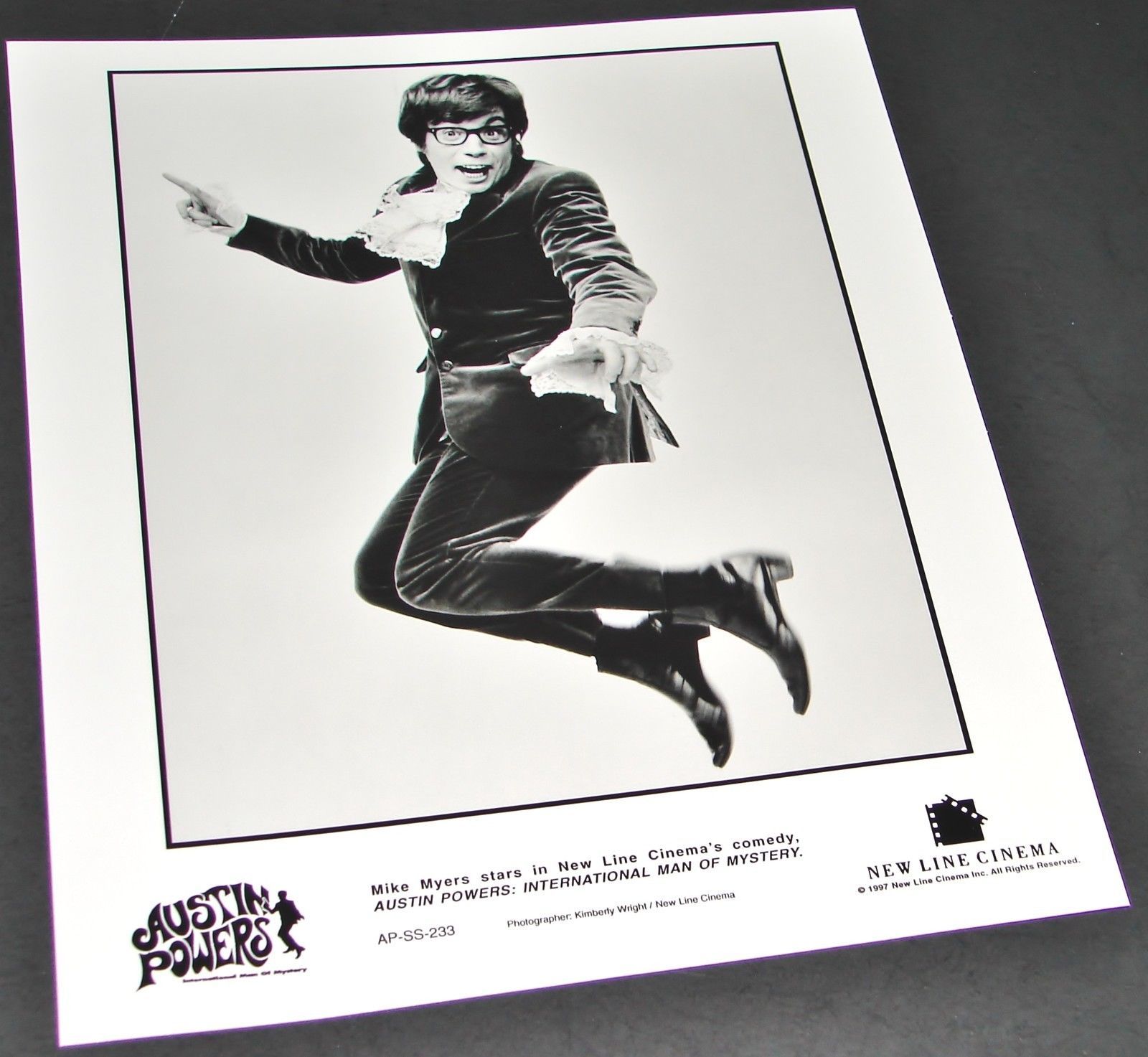 1997 AUSTIN POWERS MAN OF MYSTERY Movie 8x10 Press Kit Photo Mike Myers ... - $9.95