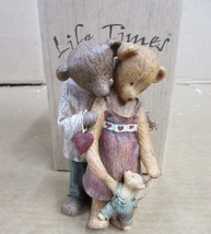 Boyds Bears Life Times A Time to Remember 370542 Family Resin Figurine Sculpture - £35.75 GBP