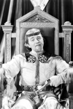 Claude Rains The Adventures Of Robin Hood Seated On Throne 24x18 Poster - £19.15 GBP