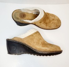 UGG Australia Beige Suede Shearling Wedge Clogs Slip On Mules Size 6 Gael 1934 - £25.42 GBP