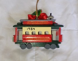 Vintage Christmas Ornament Cable Car San Francisco Wood Trolley Powell &amp;... - $135.27 MXN