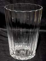 VERA WANG Designed Crystal Clear Ribbed Pleated Oval Shape Vase 8&quot;H x 5&quot;L x 4&quot;W - £38.20 GBP