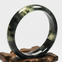Hand Carved Serpentine Bangle, 60mm Diameter, 15mm wide, 6mm thick.  - £70.78 GBP