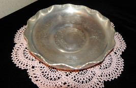 VINTAGE WROUGHT ALUMINUM BOWL/ROUND TRAY~BEAUTIFUL DESIGN~12&quot; WIDE - £11.63 GBP