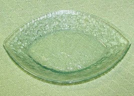 Textured Glass Bowl Clear Oval Decorative Serving 13.5&quot; Long 9&quot; Wide 2 1/4&quot; Tall - £10.04 GBP