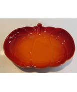 LE CREUSET 9&quot; Medium Pumpkin Dish Stoneware Color Volcanic Orange NIB NEW - £36.56 GBP