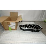 BMW 51 13 7 203 650 Front Grille Grill Right RH  OEM NOS - $2,009.97 MXN
