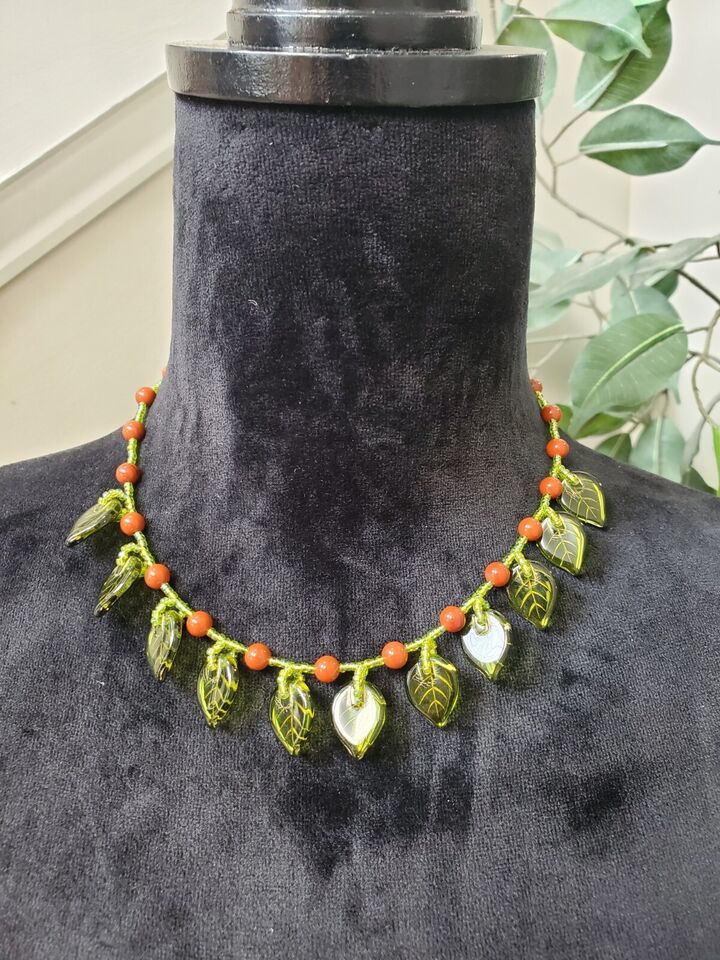 Women's Green Leaf Orange Beaded Fashion Jewelry Short Necklace - £19.98 GBP
