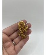 Vintage Gold Tone Rose Fower &amp; Crown Pin, Brooch - $468.03 MXN