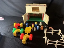 VINTAGE FISHER PRICE PLAY FAMILY FARM SET 915 1968 LITTLE PEOPLE ANIMALS... - $72.55