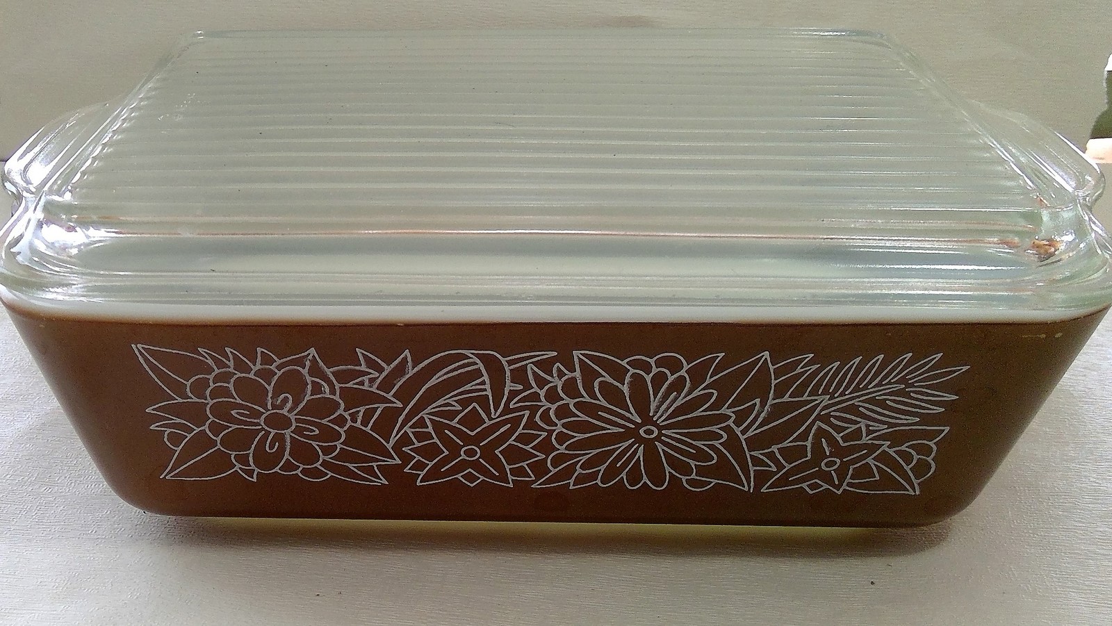 Primary image for Pyrex Woodland 1.5 qt casserole with lid