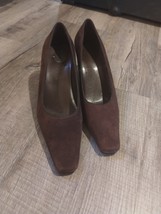 Apostrophe Brown Suede Heels – Women’s Size 7 M - $131.61 MXN