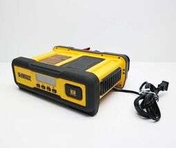 DeWalt DXAEC100 Professional 30 Amp Battery Charger image 2
