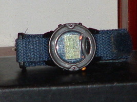 Pre-Owned Women’s Armitron Blue 45/6841 Digital Watch - £6.21 GBP