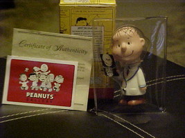 Hallmark Peanuts Linus M.D. Figurine Mint With Box 1st Edition - £27.58 GBP