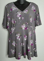 Torrid Blouse Top Womens Size 00 Gray Floral Studio Peplum V Neck Short Sleeve - £11.79 GBP