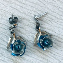 Vintage Small Blue &amp; Silvertone Dimensional Rose Flower Dangle Post Earrings for - £6.86 GBP