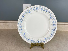 Royal Albert England Memory Lane 1965 Fine Bone China 8.5&quot; Salad Plate - £11.90 GBP