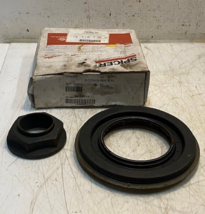 Dana Spicer 85108189 Volvo Heavy Duty Differential Pinion Seal and Nut Kit - $68.99